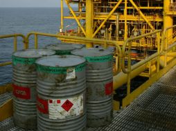 El precio del barril de petróleo se fijará entre 85 y 90 dólares, indica Camarena. ARCHIVO /