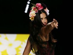Adriana lima. La modelo brasileña presenta una creación de la colección PrimaveraVerano 2015 de la marca Desigual. EFE /