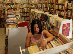 En España, medidas como el precio único han ayudado a equilibrar la competencia entre librerías. ARCHIVO /