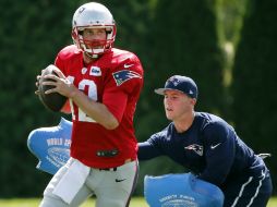 Brady fue el único jugador titular que no realizó la última práctica. AFP /