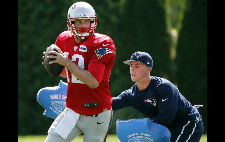Brady fue el único jugador titular que no realizó la última práctica. AFP /