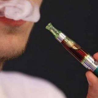 Cigarro electrónico puede salvar 'miles de vidas'