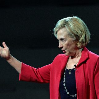 Peña Nieto y Hillary Clinton dialogan sobre reformas en México