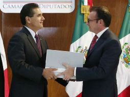 Luis Videgaray entrega el Paquete Económico 2015 en la Cámara de Diputados. NTX /