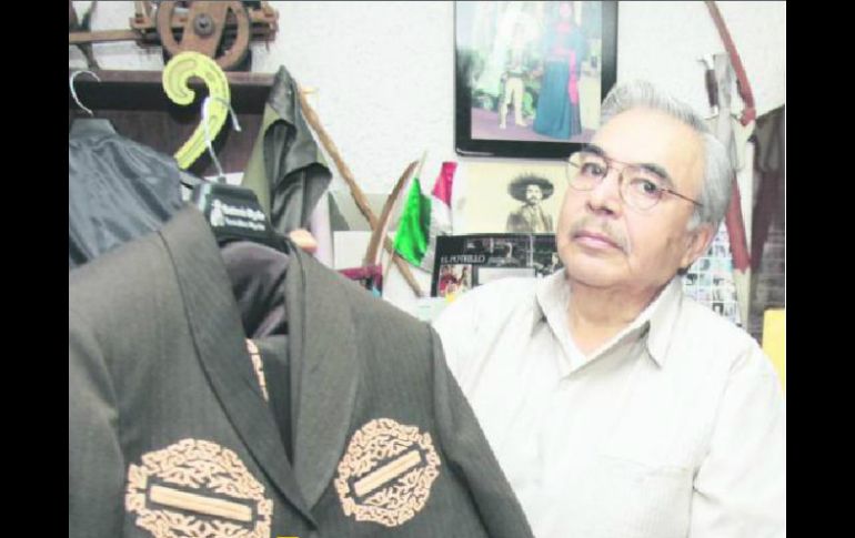 Don Lucio Díaz Ugalde, sastre charro que pone su interés en hacer día a día una obra de arte que es distinta de cualquier otra.  /