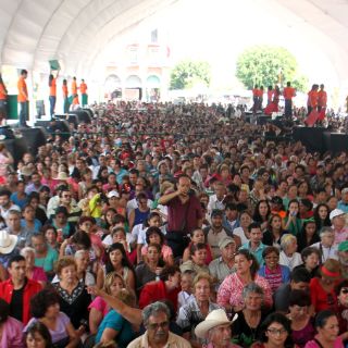 Cantan 'Cielito lindo' y rompen récord