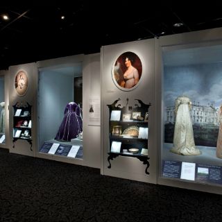 Doscientos años en el vestidor de las primeras damas