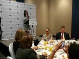 La presidenta del Sistema DIF Jalisco, Lorena Jassibe Arriaga, durante el evento. TWITTER @FiscaliaJal  /