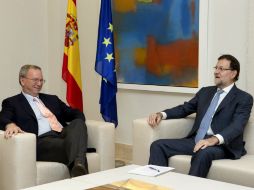 El presidente ejecutivo de Google,  Eric Schmidt, se reúne con el presidente español Mariano Rajoy. EFE  F. Calvo  /
