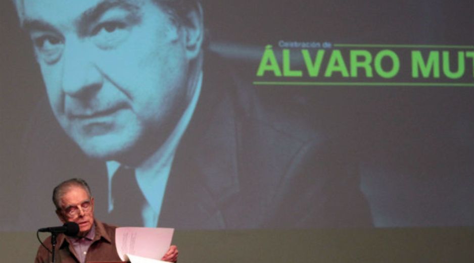 A un año de su muerte, se llevó a cabo el homenaje al escritor colombiano Álvaro Mutis, con una lectura a cargo de Luis Ibáñez. NTX ARCHIVO /