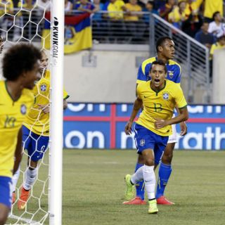 Brasil logra una victoria deslucida ante Ecuador