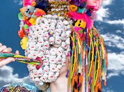 Juguetes, dulces y adornos para el cabello sirven a la cantante para decorar sus piezas. INSTAGRAM mileycyrus  /