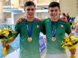 Rodrigo (d) y Adán presumieron su gran logro en las redes sociales. TWITTER @AdanDK10  /