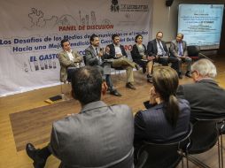 Imagen del panel de discusión organizado por diputados del G-9, en el que participan periodistas del Estado. EL INFORMADOR F. Atilano  /