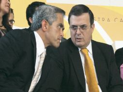 Mancera y Ebrard, en octubre de 2012, cuando el primero fungía como titular de la SSPDF y el segundo era jefe del GDF. ARCHIVO  NTX  /
