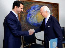 Mistura se ha reunido con al Asad en Damasco durante su primera visita al territorio sirio desde su nombramiento en julio. Sana AP /
