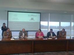 Imagen de la firma de convenio Banobras-INEGI y Gobierno de Tlajomulco. TWITTER @GobTlajomulco  /