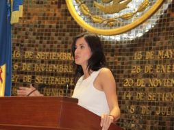 Verónica Delgadillo sustenta la afirmación de que hay una crisis provocada por el exceso de autos. TWITTER @LegislativoJal  /