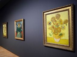 Las pinceladas amarillas de 'Los Girasoles' de Van Gogh están adquiriendo un tono marfil. EFE ARCHIVO /