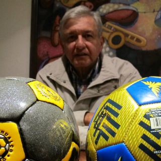 López Obrador pide a Azcárraga apoyar a productores de balones