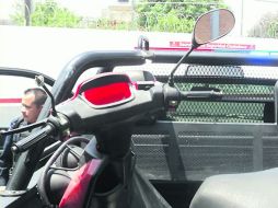 Los ladrones se desplazaban en una motocicleta Italika modelo 2012. ESPECIAL /