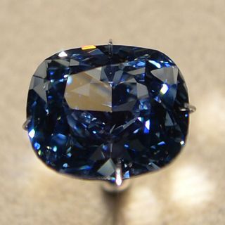 Museo de Los Ángeles exhibe un diamante azul de 12 quilates