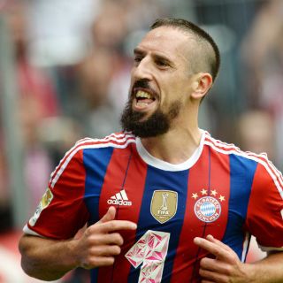 Bayern Munich vence 2-0 a Stuttgart