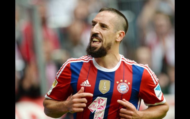 Al minuto 70 ingresa Franck Ribery; al 85 anota el segundo gol a favor del Bayern. EFE A. Gebert  /