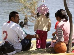 El estímulo y comprensión familiar, así como la autoconfianza disminuyen las posibilidades de caer en depresión. EL INFORMADOR ARCHIVO /