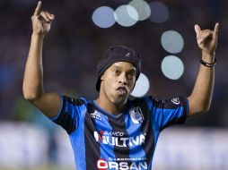 Ronaldinho fue presentado como refuerzo de los Gallos Blancos. AFP  ARCHIVO  /