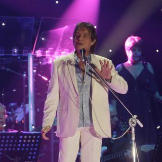 Roberto Carlos da lecciones de romanticismo en Los Ángeles