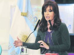 Crítica. La mandataria argentina criticó al ex presidente Eduardo Duhalde por vaticinar los conflictos sociales. EFE /