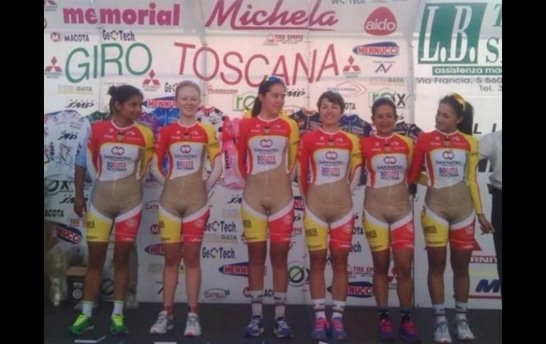 El controvertido traje tiene una sección color piel entre el vientre y los muslos. TWITTER  @ANDROJASC ESPECIAL /