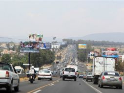 Las obras concluirán en la madrugada del miércoles y así garantizan el flujo vehicular en dos carriles. EL INFORMADOR ARCHIVO /