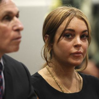 Niegan que Lindsay Lohan tocó cadáver de Whitney Houston