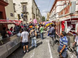 Comerciantes se prepararan para vender sus productos esta noche. EL INFORMADOR A. Hernández  /