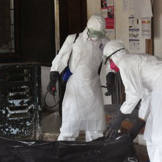 Unión Africana enviará 200 médicos a Liberia por ébola