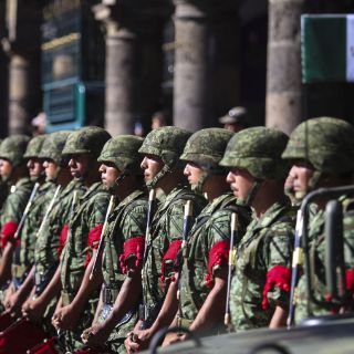 Guadalajara desarrolló desfile cívico-militar sin incidentes