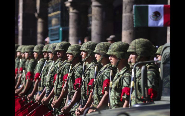 Por parte de las diferentes dependencias desfilaron tres mil efectivos, 416 vehículos y 66 caballos. EL INFORMADOR F. Atilano  /