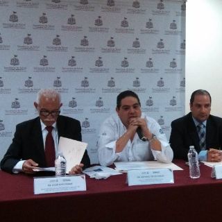 Regularizan a 383 trabajadores de Salud