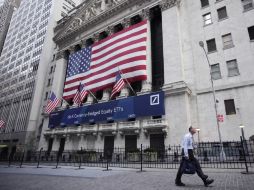 La jornada positiva se da luego de publicarse que el número de solicitudes para subsidio por desempleo bajó en EU. AP  M. Lennihan  /