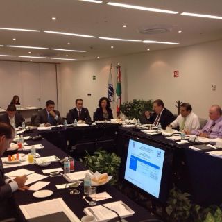 Gobernador de Sonora se reúne en privado con senadores del PAN