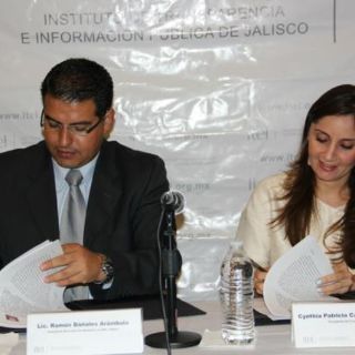 El Itei y Atotonilco firman convenio de transparencia