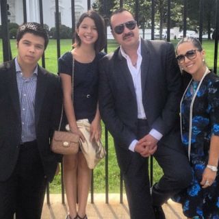 Pepe Aguilar recibe premio a la Herencia Hispana