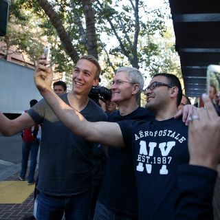 Tim Cook apadrina al iPhone 6