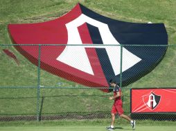 Sergio Amaury Ponce recorre el campo principal del Club Atlas Colomos. MEXSPORT  A. Macías  /