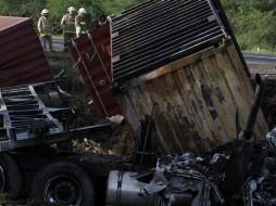 Unidades de rescate de Zacoalco de Torres acudieron al lugar del accidente. ESPECIAL /
