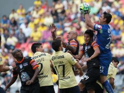 Por Pachuca descontó Ariel Nahuelpan al minuto 77, sin bastarle para la remontada. EFE A. Cruz  /