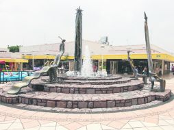 Los magos del Sol, se han convertido en una atracción de la plaza que invita a la interacción . EL INFORMADOR  E. Florez  /