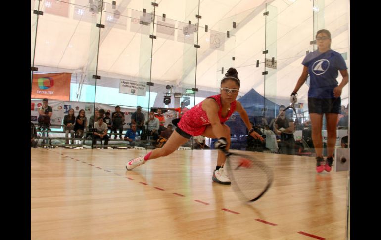 Longoria, número uno del mundo, jugó afectada de un esguince en el tobillo derecho. ESPECIAL  Conade.  /